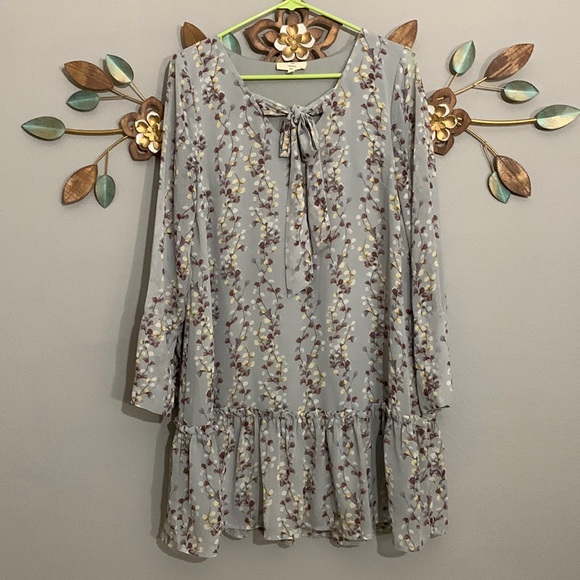 Entro Blue Gray Leaf Print Ruffle Hem Dress Size Small - Picture 1 of 8